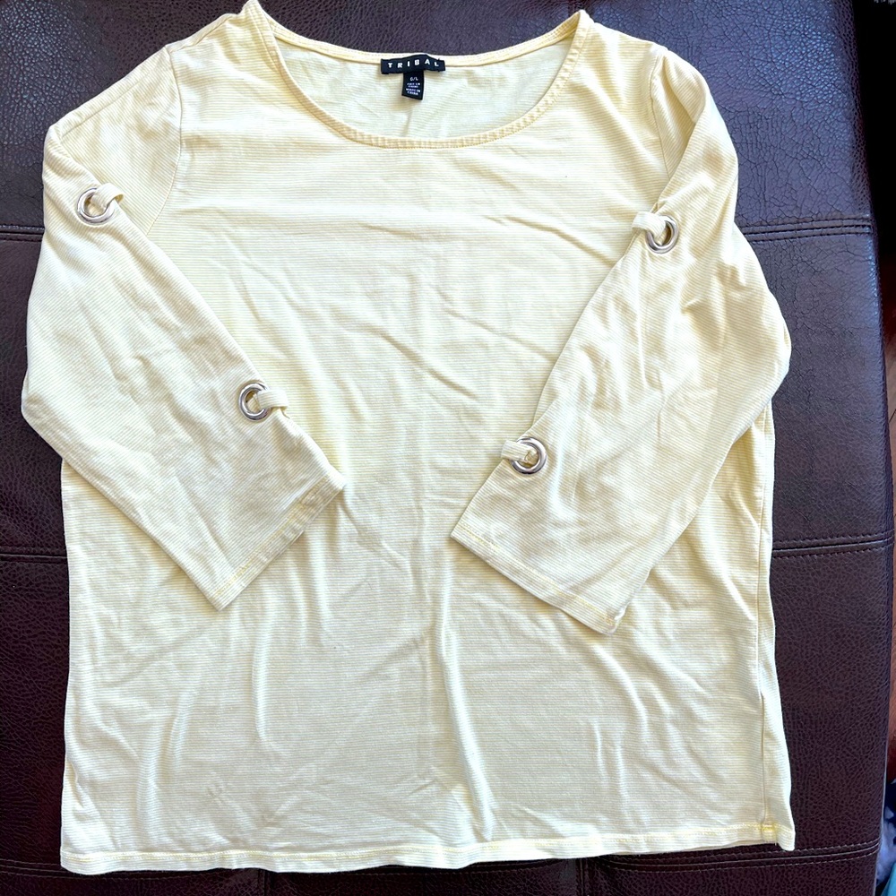 Tribal top